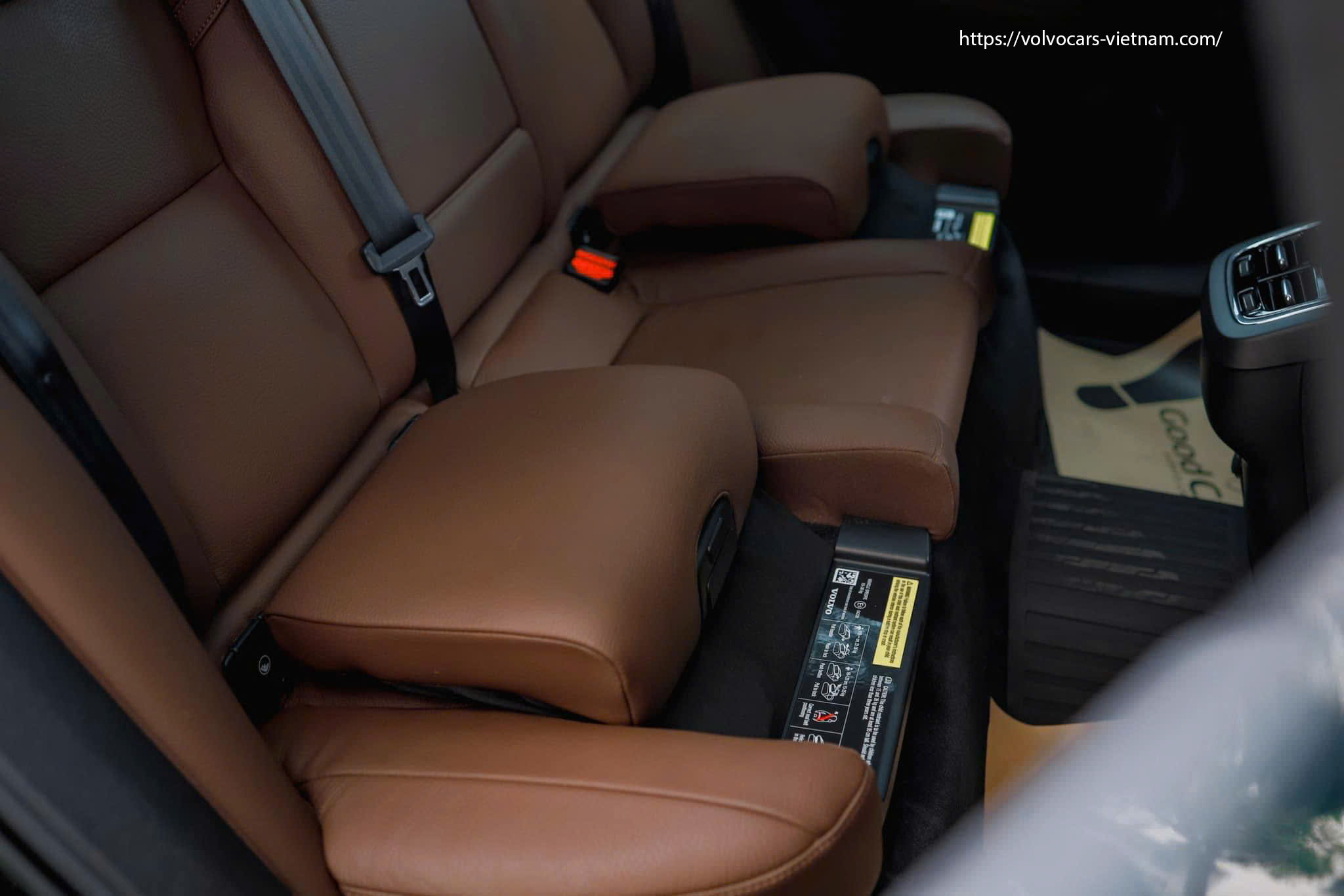 dem ghe tre em volvo xc60