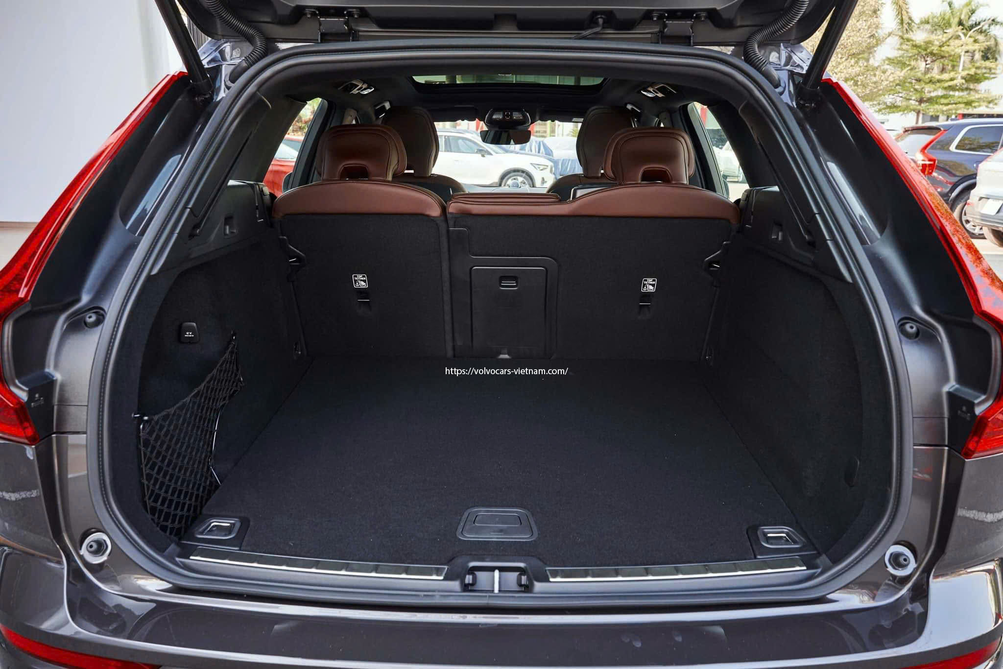 khoan hanh ly volvo xc60