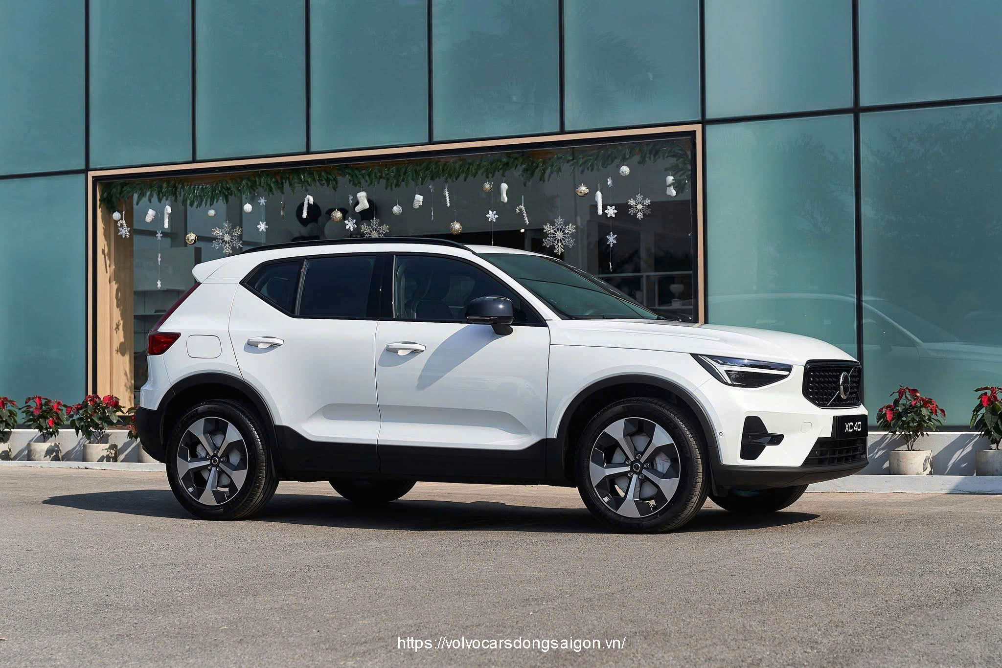 ngoaithat-volvo-xc40-than-xe