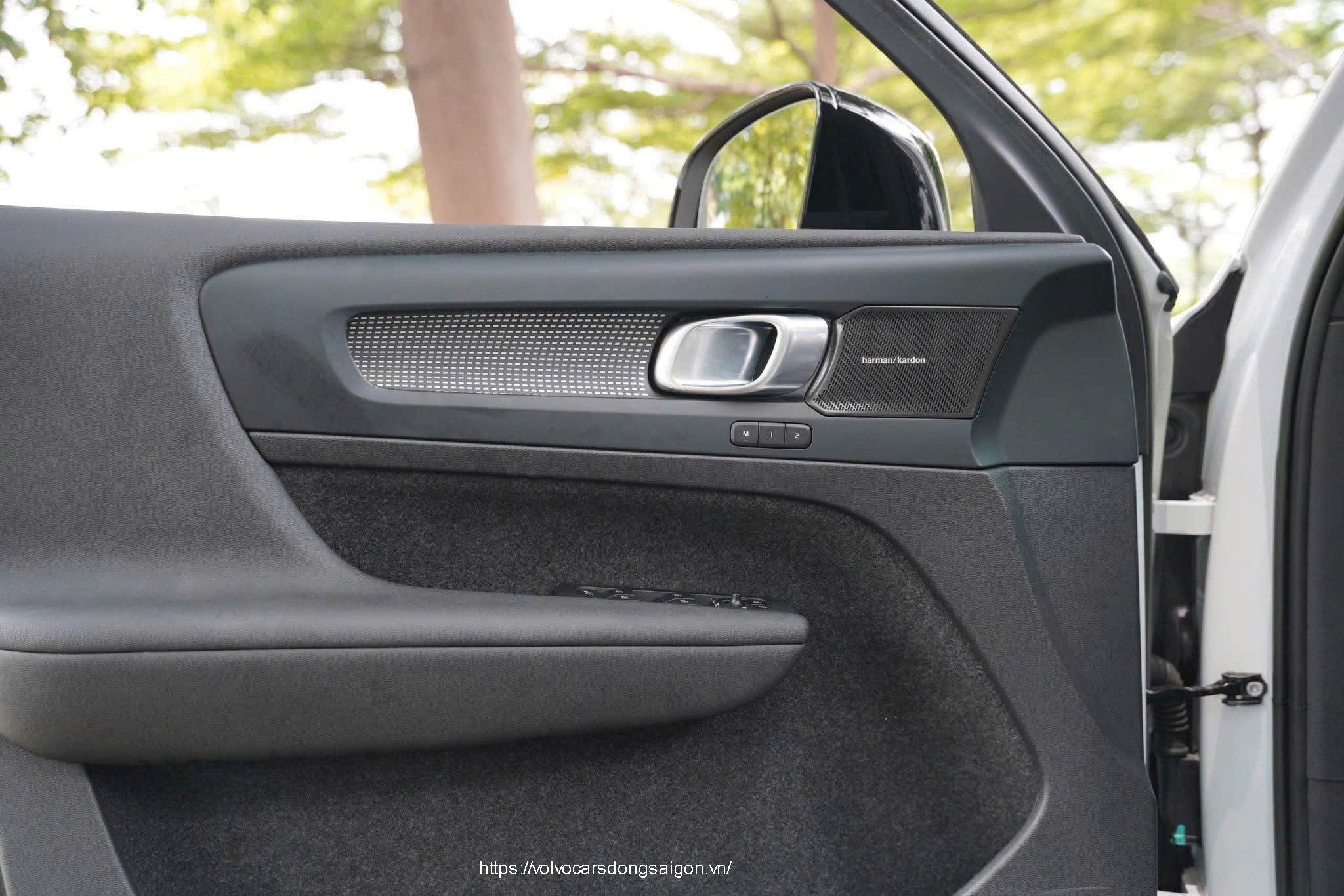 noi-that-volvo-xc4-am-thanh