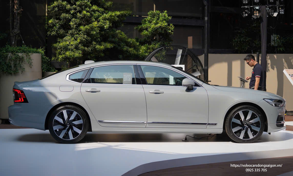 volvo-s90-t8-ngoai-that-than-xe-2