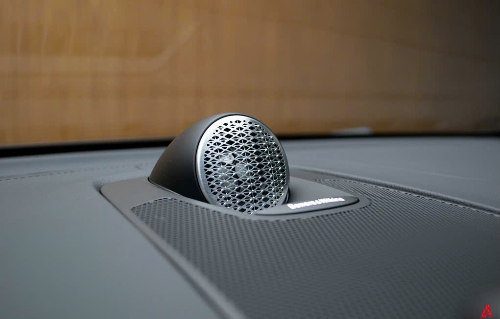 loa xe volvo xc60-moi