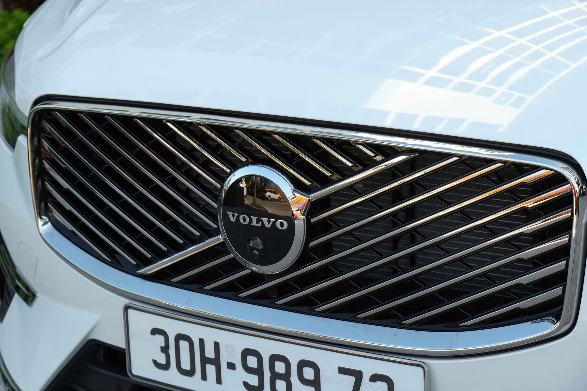 volvo-xc60-luoi-tan-nhiet