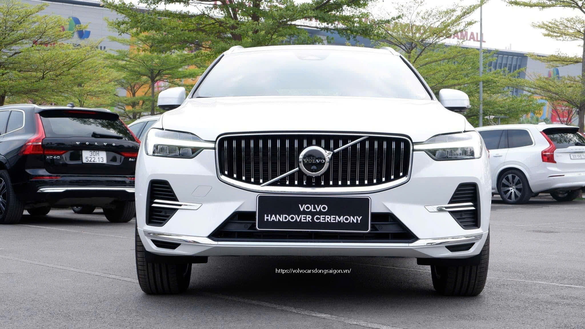 ngoai-that-xc60-dau-xe