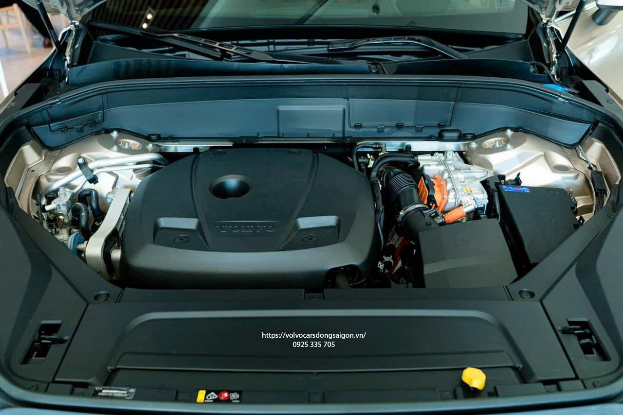 volvo-xc90-khoang-dong-co