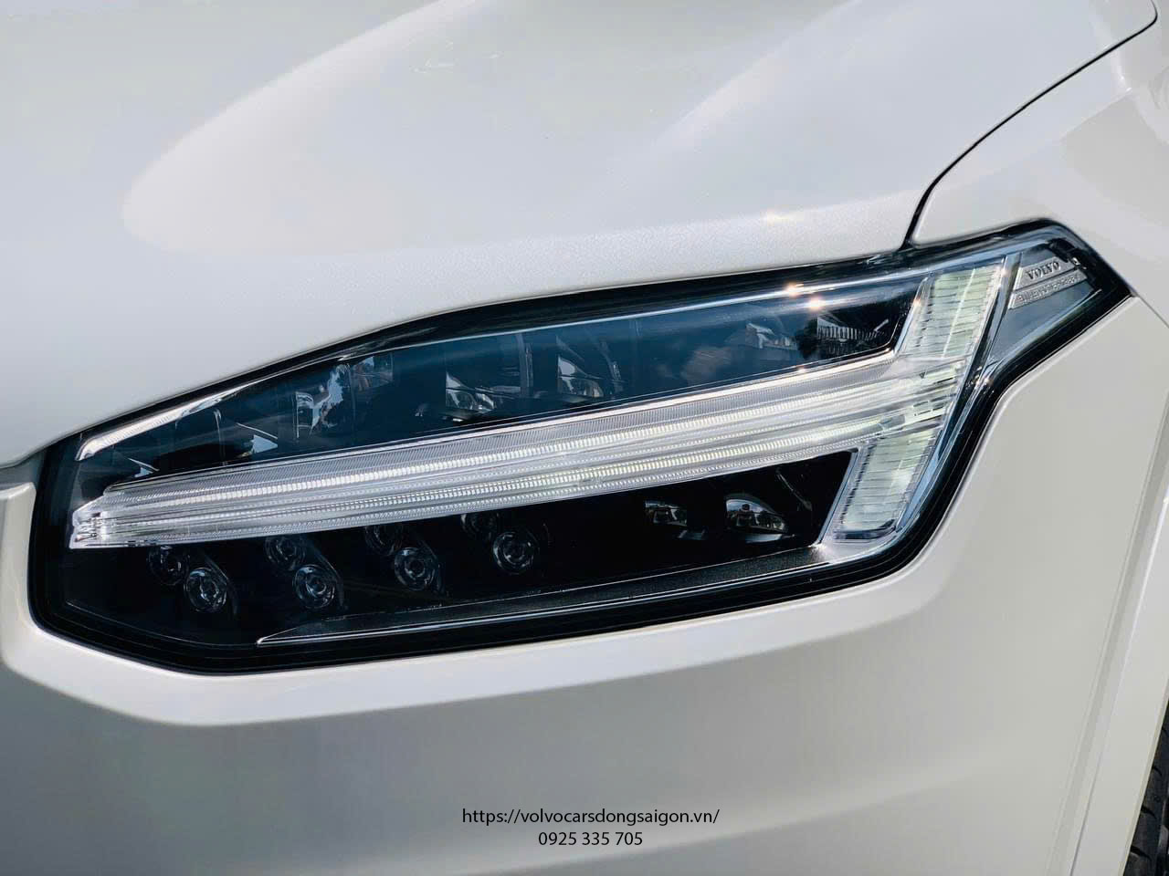 volvo-xc90-ngoai-that-den-xe