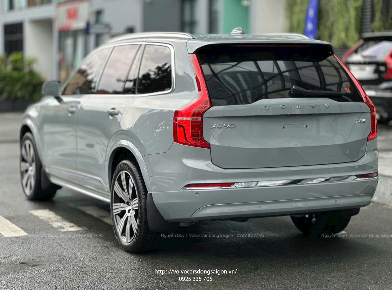 volvo-xc90-ngoai-that-duoi-xe