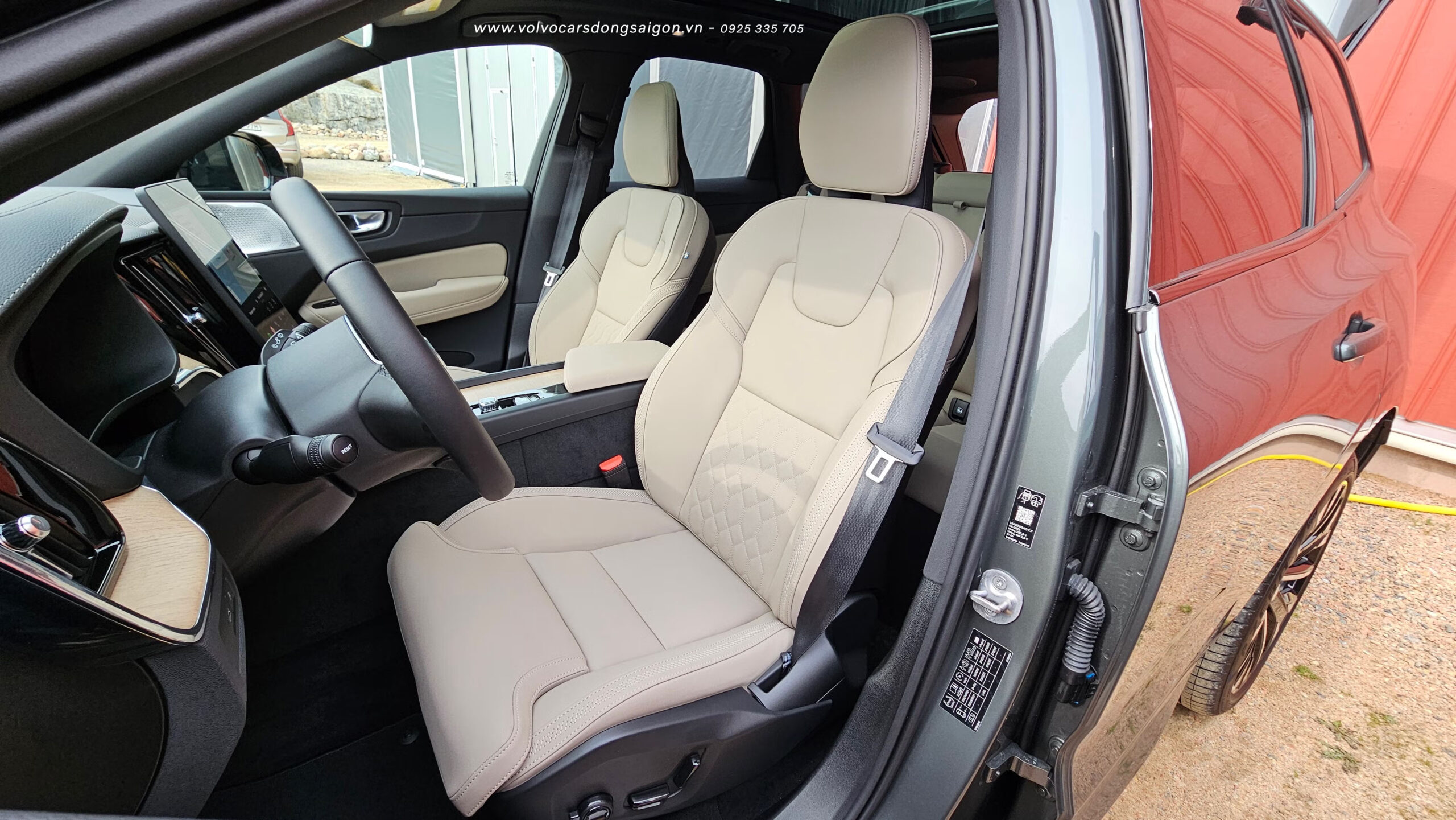 XC60-ultra-2026-noi-that-7