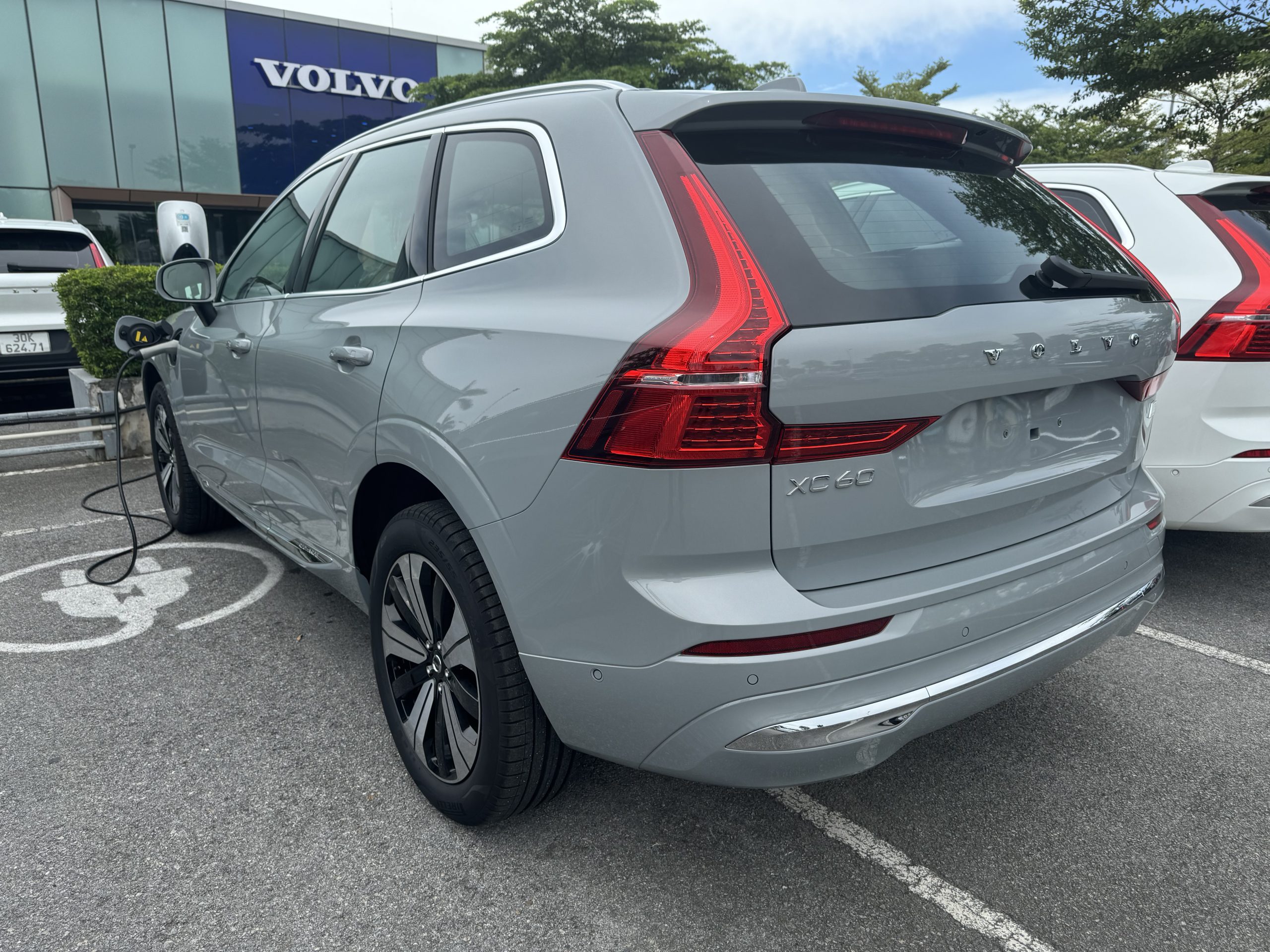 Màu xe Volvo XC60 Xám Vapour Grey & Platinum Grey