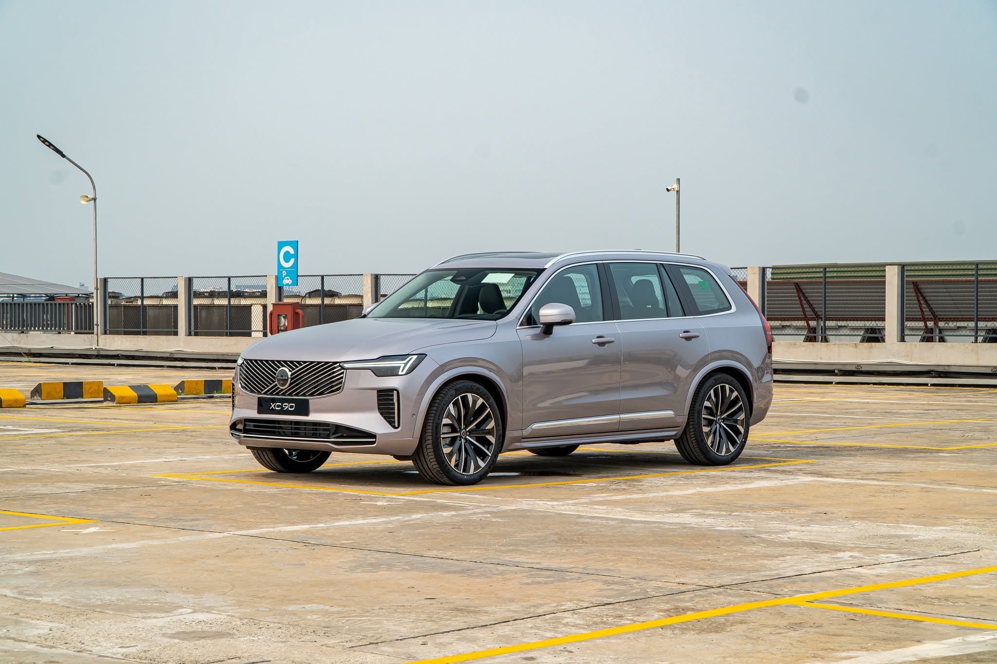 xc90-ultra-ngoai-that